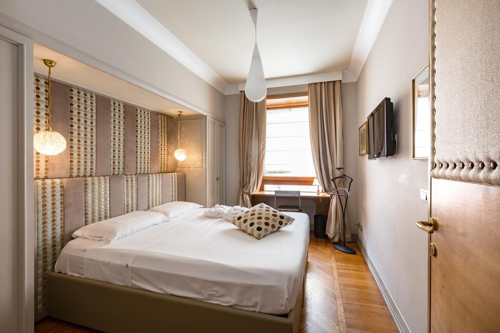 Rooms Roma - Monti ภายนอก รูปภาพ